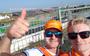 Groninger Roland Reezigt (rechts) met collega Sander Ensing vanaf het circuit Zandvoort. „Alles, maar dan ook echt alles is hier oranje!"