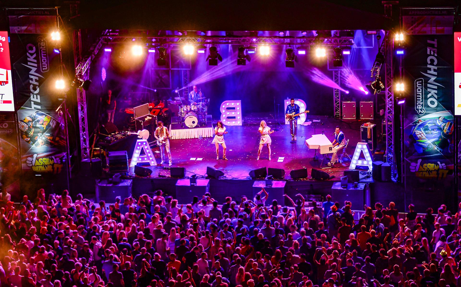 De Abba Tribute was ook in 2019 een van de headliners op het TT Festival in Assen.
