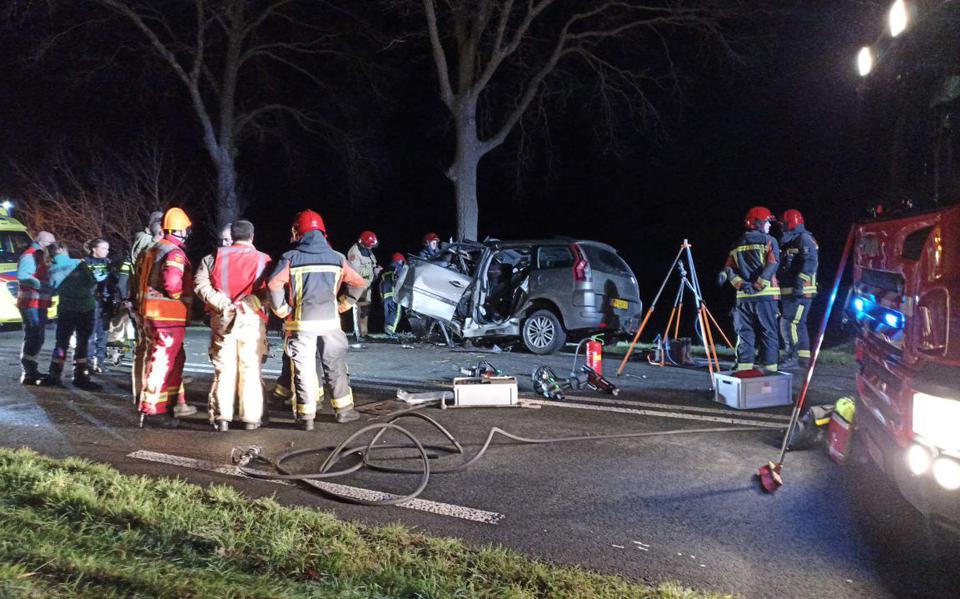 Zwaar ongeval in Vlagtwedde: automobilist raakt ernstig gewond.