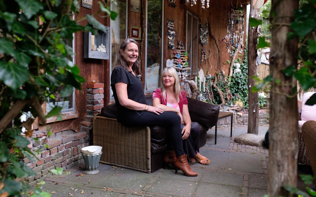 Marjan van den Berg en Pauline Schüeler. Marjan van den Berg en Pauline Schüeler.