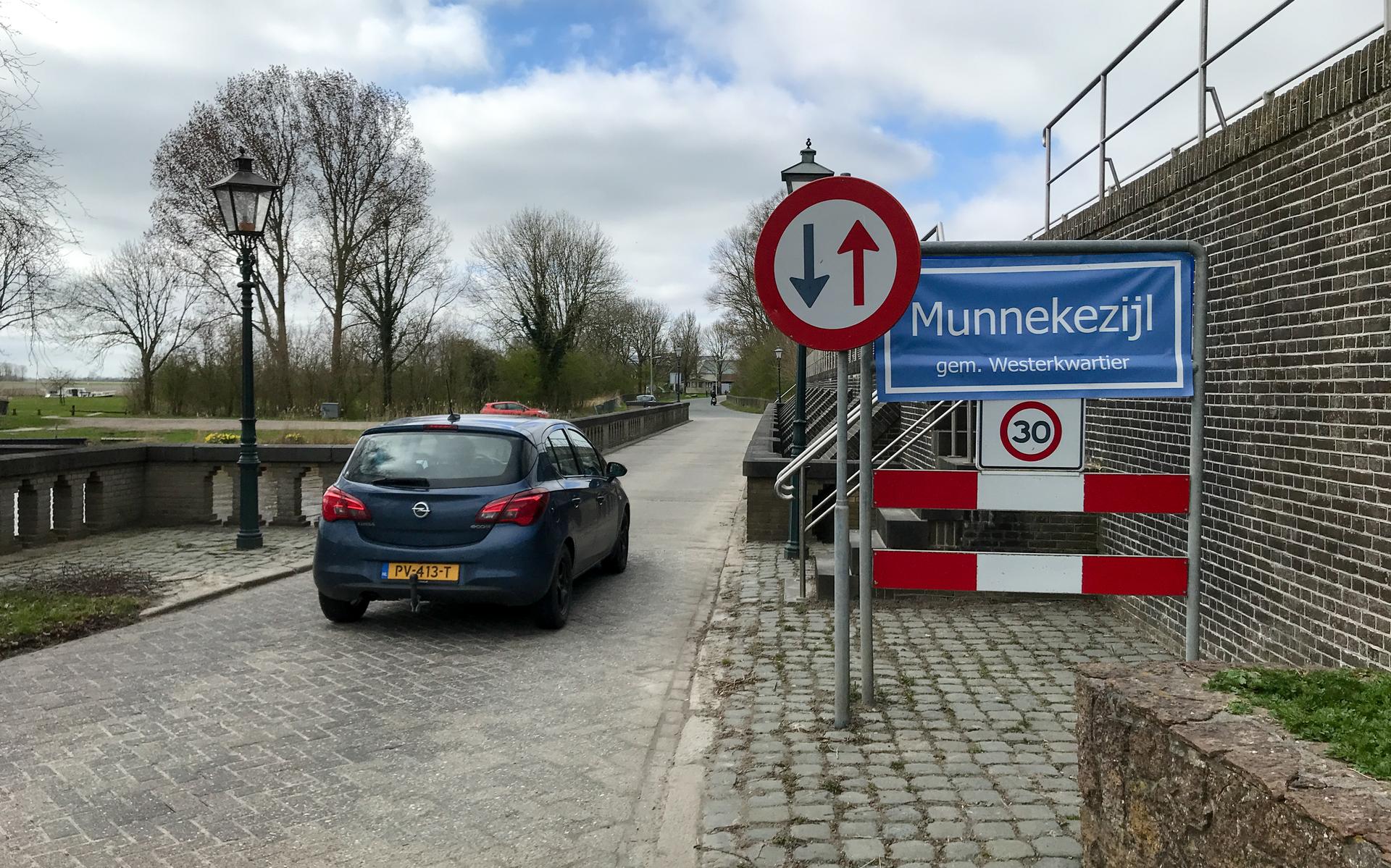 Munnekezijl strijdt voor behoud Nederlandse plaatsnaam tijdens Friese 'vete': 'Op 1 april waren die 