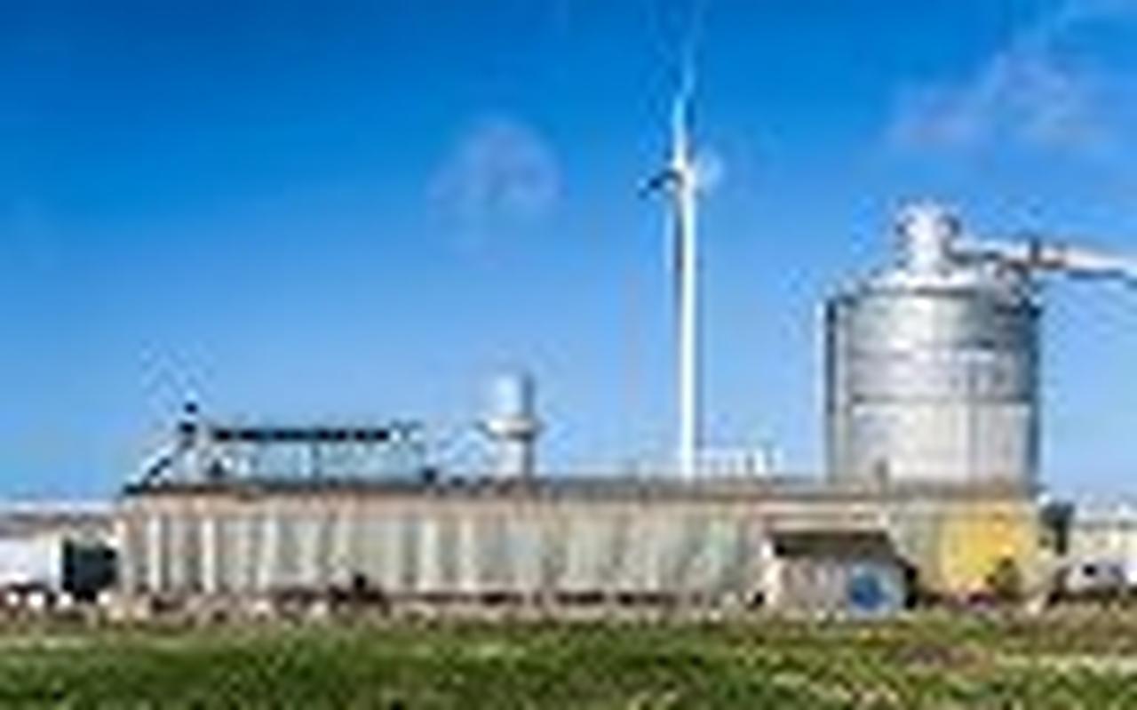 Damco Aluminium Aldel in Delfzijl. Het is de vraag of een doorstart van het bedrijf nog lukt. Als zich geen overnamekandidaat aandient, wordt het gesloopt, zegt curator Eshuis. Damco Aluminium Aldel in Delfzijl. Het is de vraag of een doorstart van het bedrijf nog lukt. Als zich geen overnamekandidaat aandient, wordt het gesloopt, zegt curator Eshuis.
