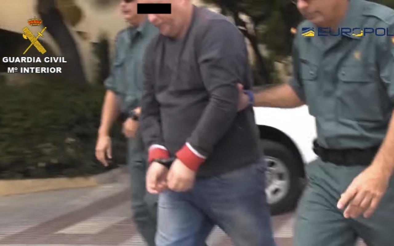 Op 12 november 2015 wordt Robert Dawes door een speciale eenheid van de Guardia Civil gearresteerd in zijn villa in Benalmadena, in de omgeving van Marbella in Spanje.