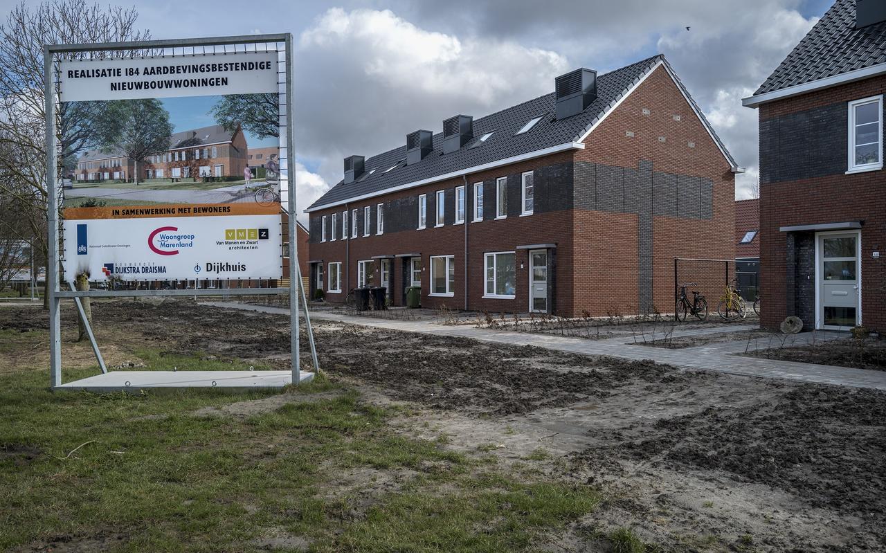 In Appingedam is de versterking al in volle gang maar stokt elders in de aardbevingsregio. Een nieuwe wet moet een juridische basis onder de operatie leggen, maar kabinet en Kamer blijven er over steggelen. In Appingedam is de versterking al in volle gang maar stokt elders in de aardbevingsregio. Een nieuwe wet moet een juridische basis onder de operatie leggen, maar kabinet en Kamer blijven er over steggelen.