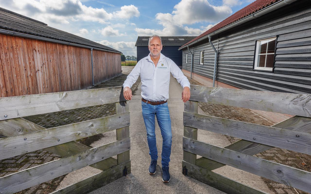 Arjen Jorritsma begeleidt met zijn bedrijf boeren die emigreren naar landen als Denemarken, Duitsland en verder weg. 