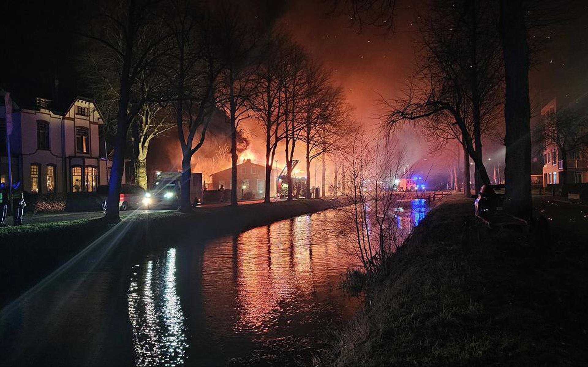 Weg Rijksmonument: Zeldzaam Pand Verwoest Door Vlammenzee Op ...