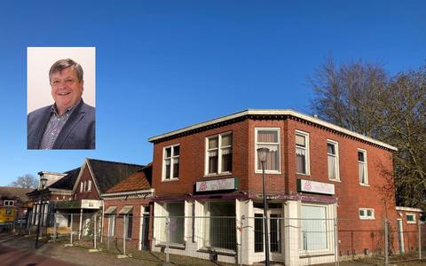 De 'locatie Doedens' in het centrum van Eelde, aangekocht door de fractievoorzitter van de VVD Tynaarlo. Inzet: fractievoorzitter Gezinus Pieters