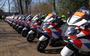 Een formatie politiemotoren staat opgesteld voor gebruik in de wielerwedstrijd Olympia's Tour.