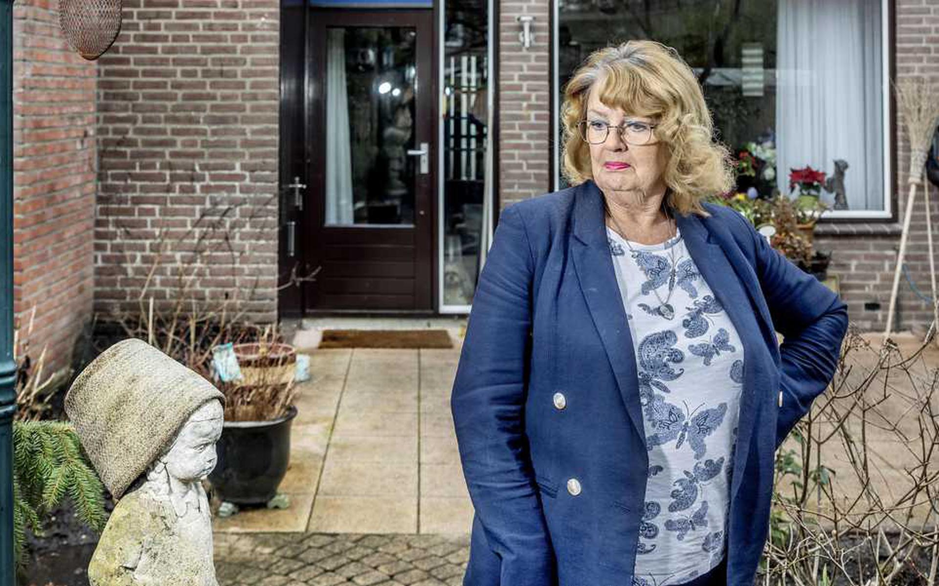 Marjo (foto) en Wim Buné kregen voor hun rijtjeshuis in Hoofddorp ineens een WOZ-waarde van 441.000 euro: een verhoging van 26 procent.
