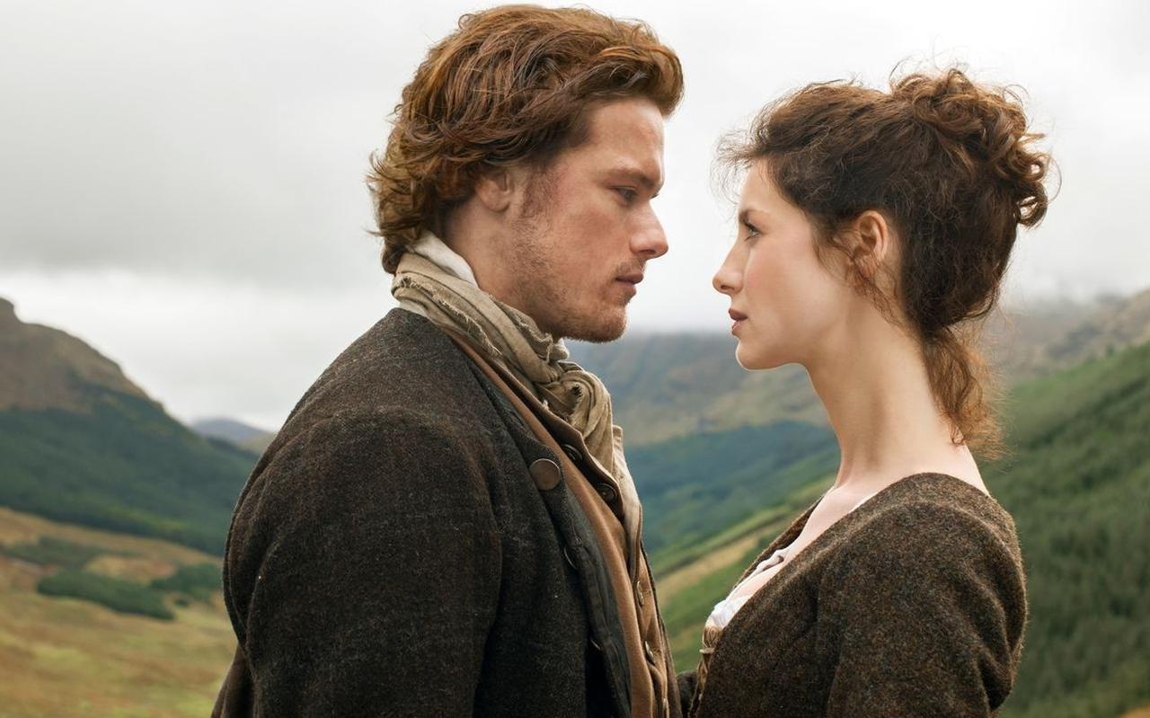 Caitriona Balfe en Sam Heughan spelen het liefdespaar Claire en Jamie Fraser in de Outlander-serie