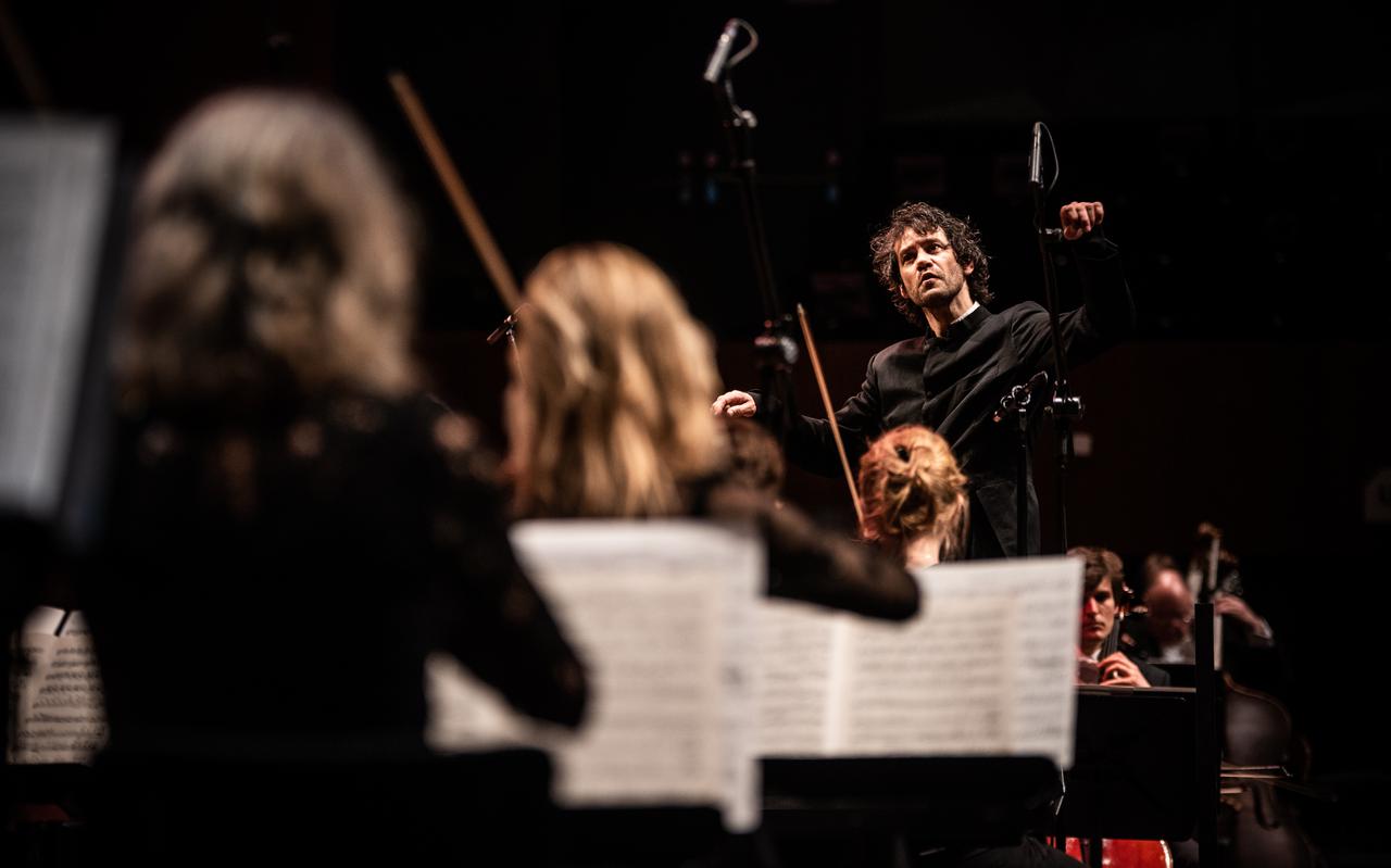 Met gestreamde optredens, zoals dit concert onder leiding van de aankomende chef-dirigent Eivind Gullberg Jensen in maart vorig jaar, bereikte het NNO in 2021 toch nog 450.000 luisteraars.