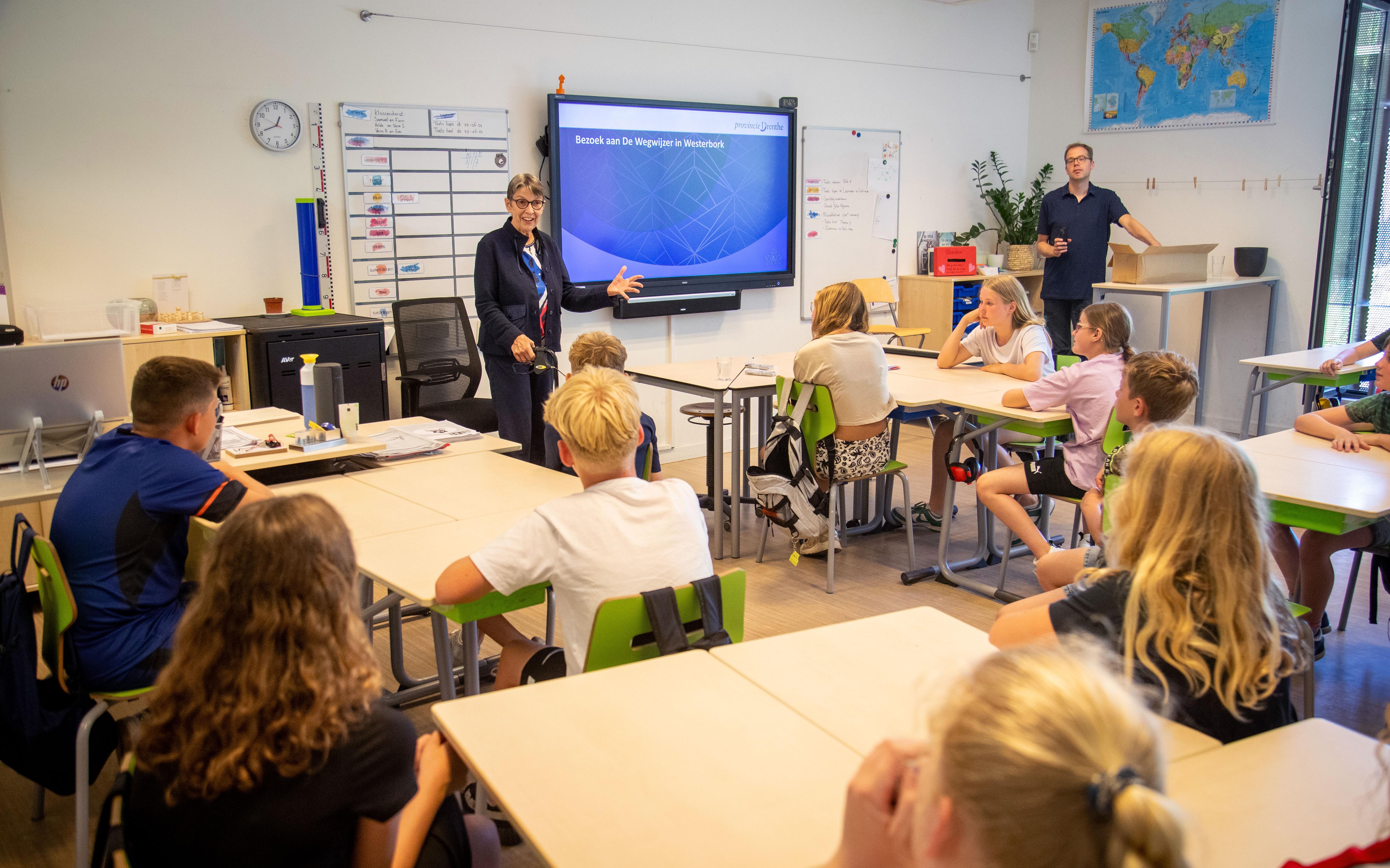'Vindt u het spannend om met de koning te praten?' Groep 8 uit Westerbork wil van alles weten van co