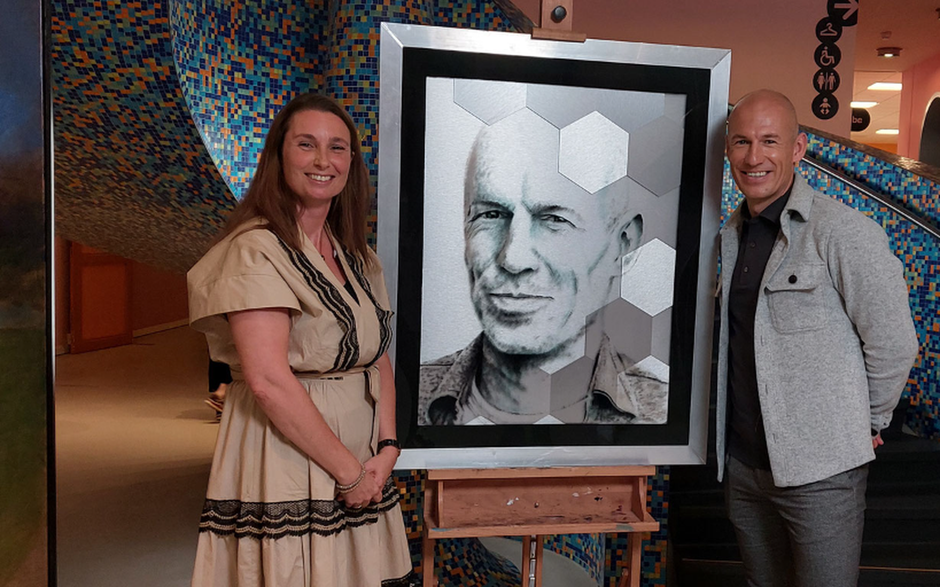Robben koos het schilderij van Bianca van Duijn.