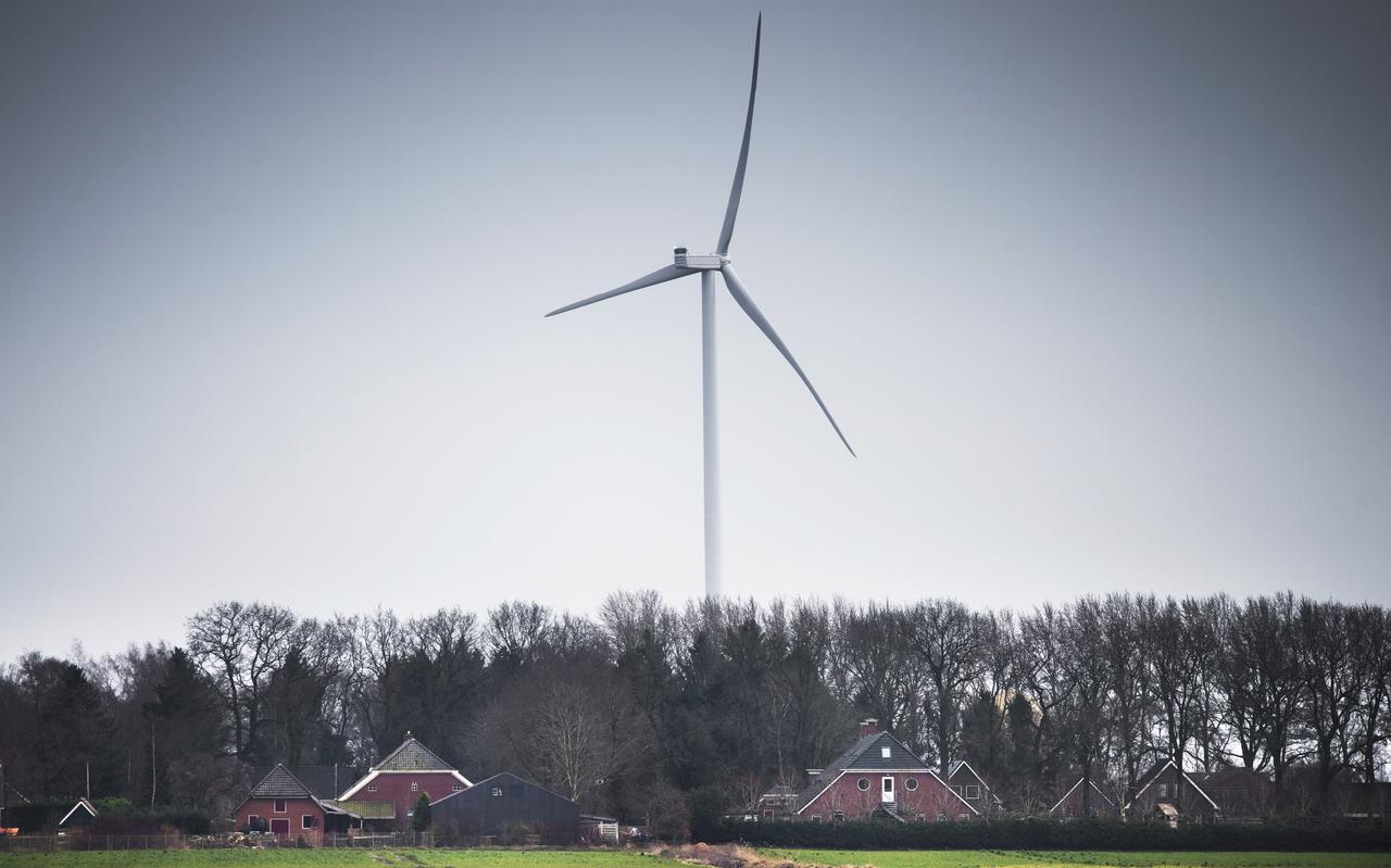 De eerste windturbine van Windpark Drentse Monden en Oostermoer.