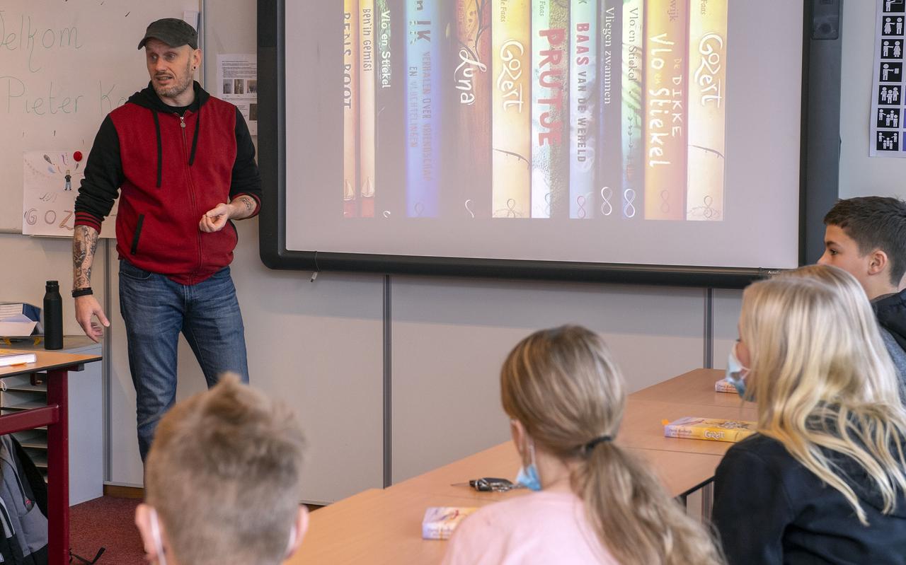 Het vooralsnog laatste schoolbezoek van Pieter Koolwijk. Het vooralsnog laatste schoolbezoek van Pieter Koolwijk.