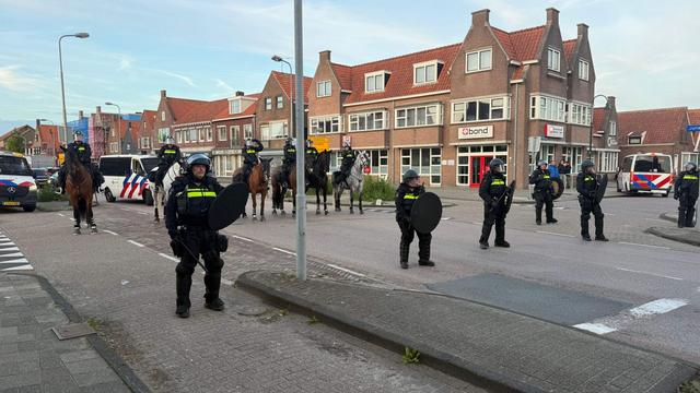 Rellen Ajax supporters Volendam na winst op Groningen