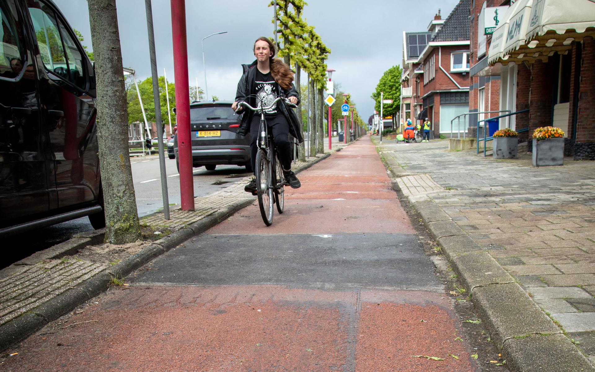 Het fietspad langs het Stadskanaal moet worden opgeknapt. De gemeente trekt er 2 miljoen euro voor uit. 