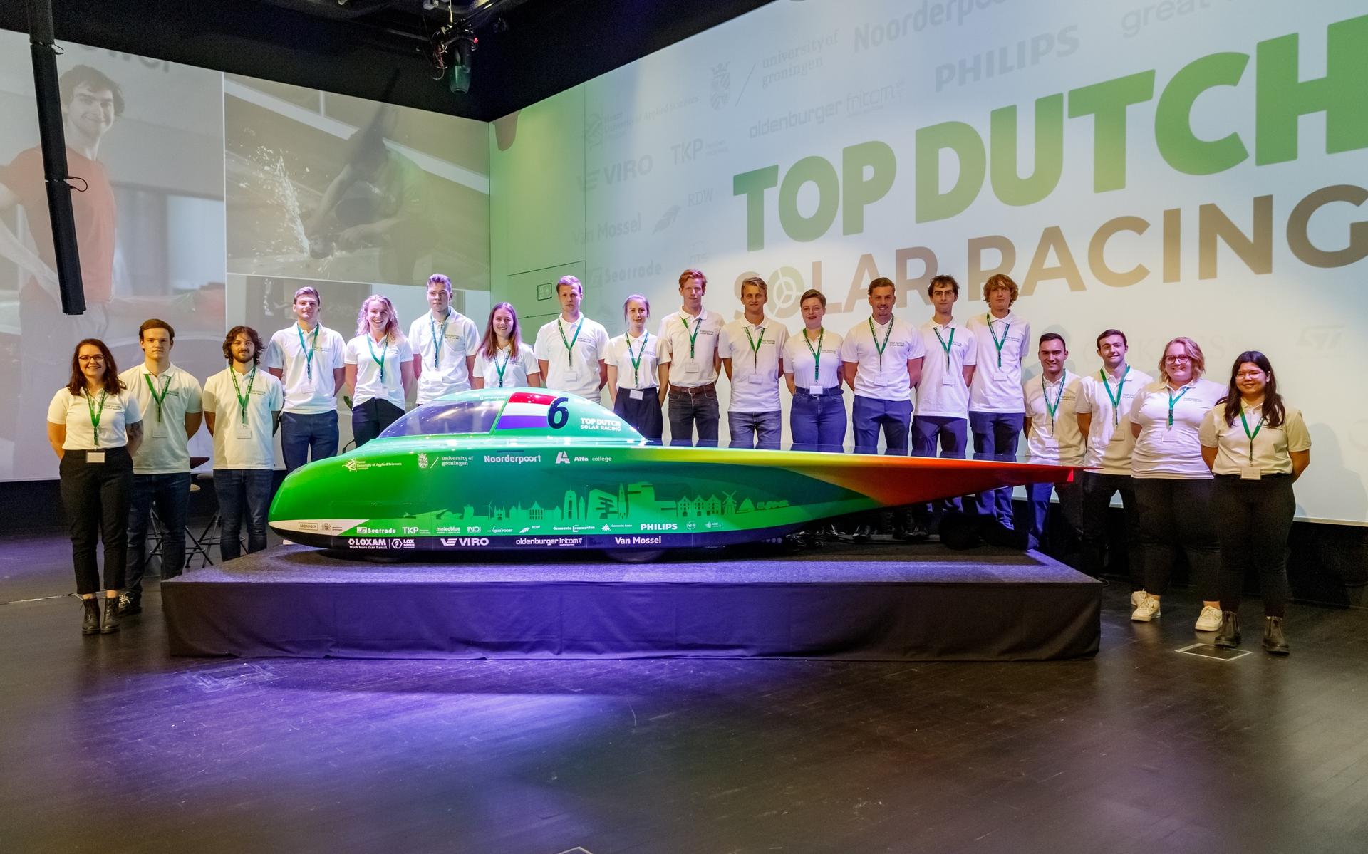 Solar racers testen tijdens TT voor wereld solar race. 'Het gaat erom ...