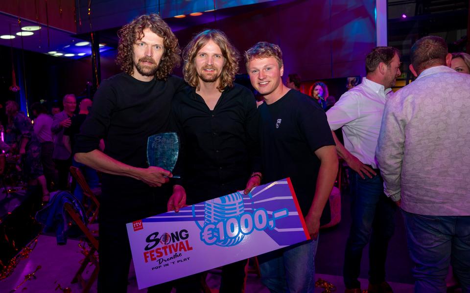 De Broers Roo winnaar eerste Songfestival Drenthe.