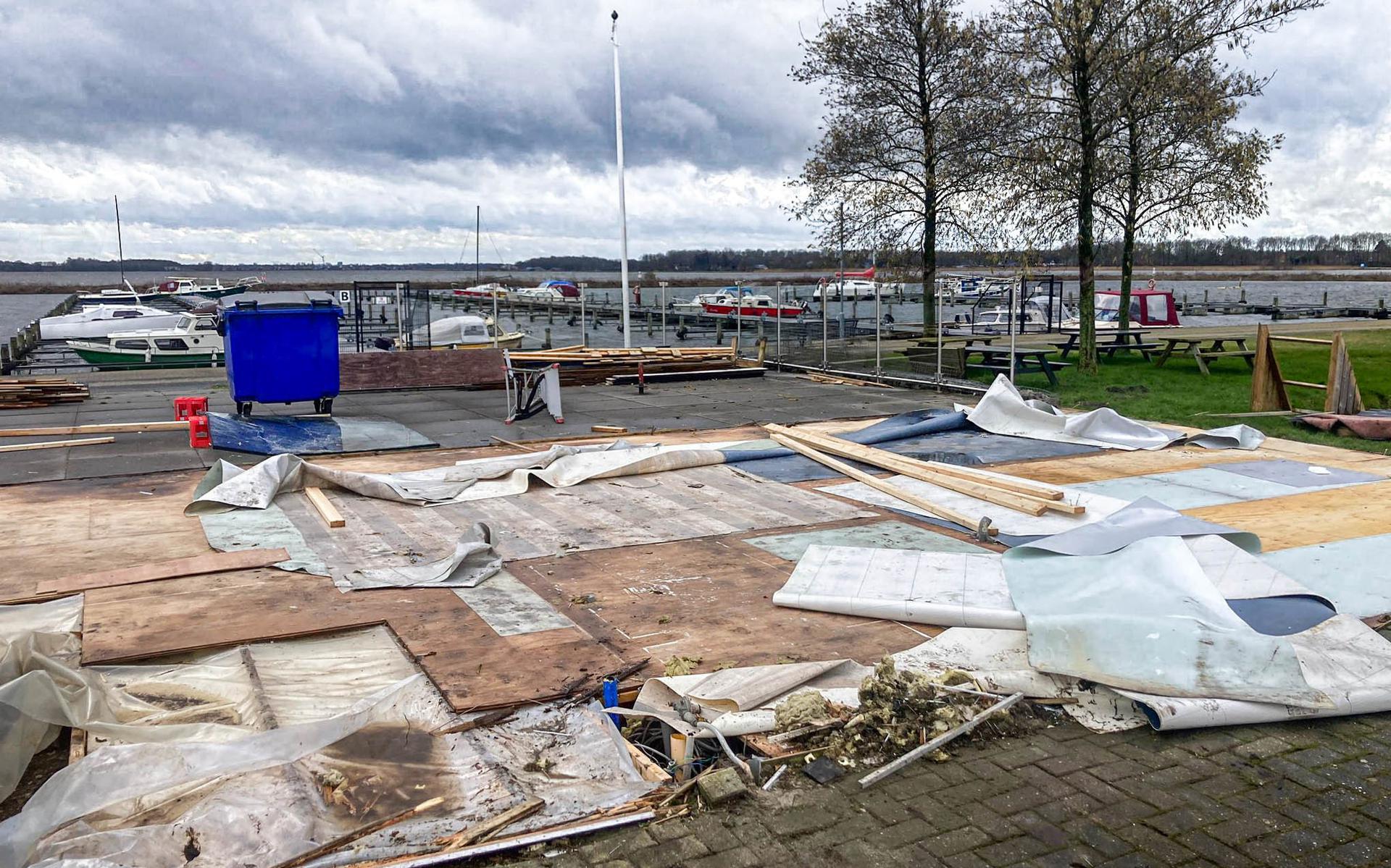 Paviljoen Waternimf in Midwolda is afgebroken en wordt op de golfbaan van Golfclub Westerwolde in Vlagtwedde weer opgebouwd. 
