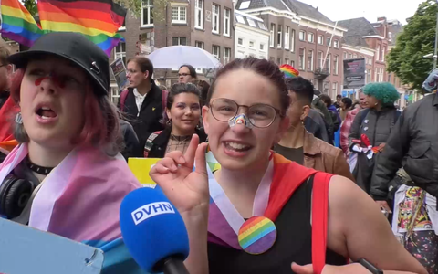 Queer Pride in Groningen: Honderden activisten lopen door de binnenstad. 'Mijn moeder is transfobisch'