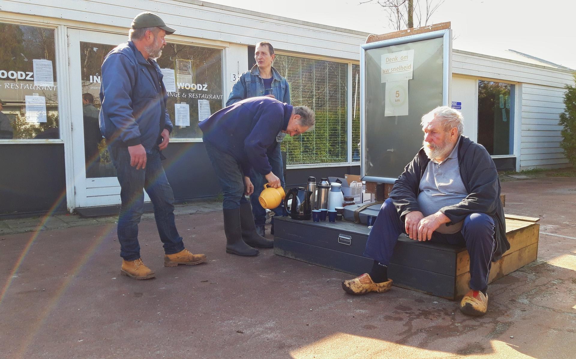 NL Doet mag dan niet doorgaan, op camping Anloo wordt gewoon geklust