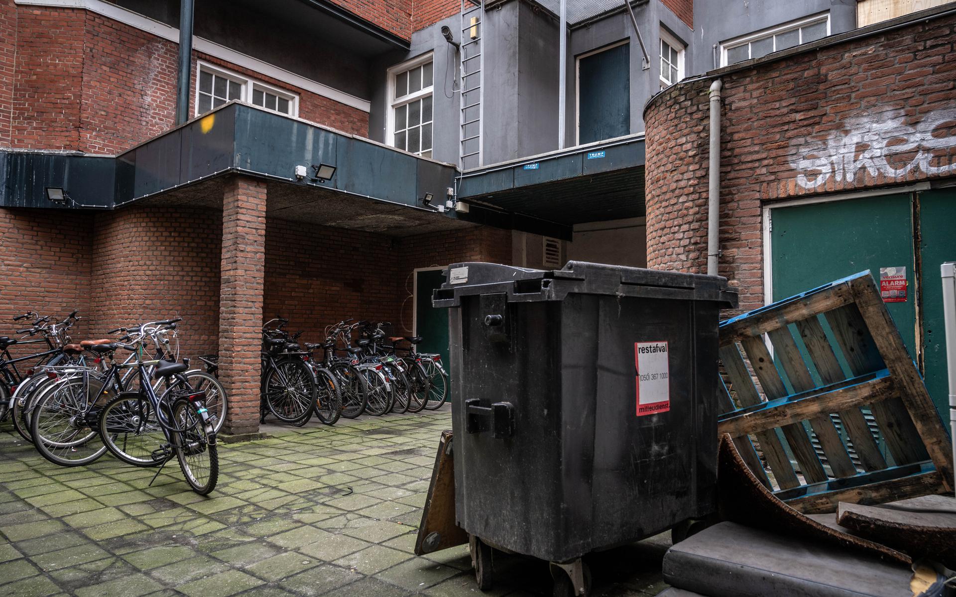 Fire-Damaged Building in Groningen Infested with Mold and Junkies, Owner Calls it a ‘Worry Building’