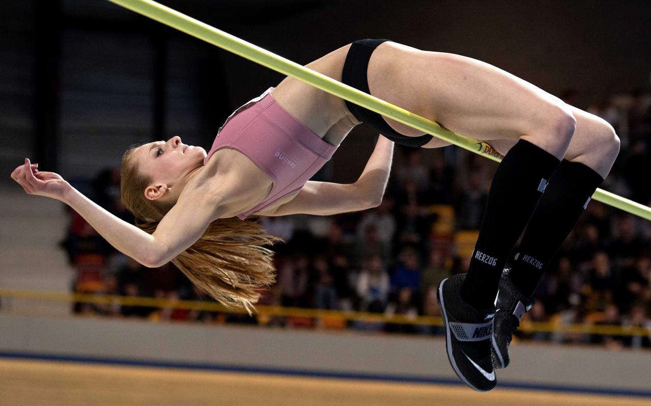 Britt Weerman vorig jaar in actie bij het hoogspringen tijdens de Nederlandse kampioenschappen indoor atletiek in Apeldoorn. Britt Weerman vorig jaar in actie bij het hoogspringen tijdens de Nederlandse kampioenschappen indoor atletiek in Apeldoorn.