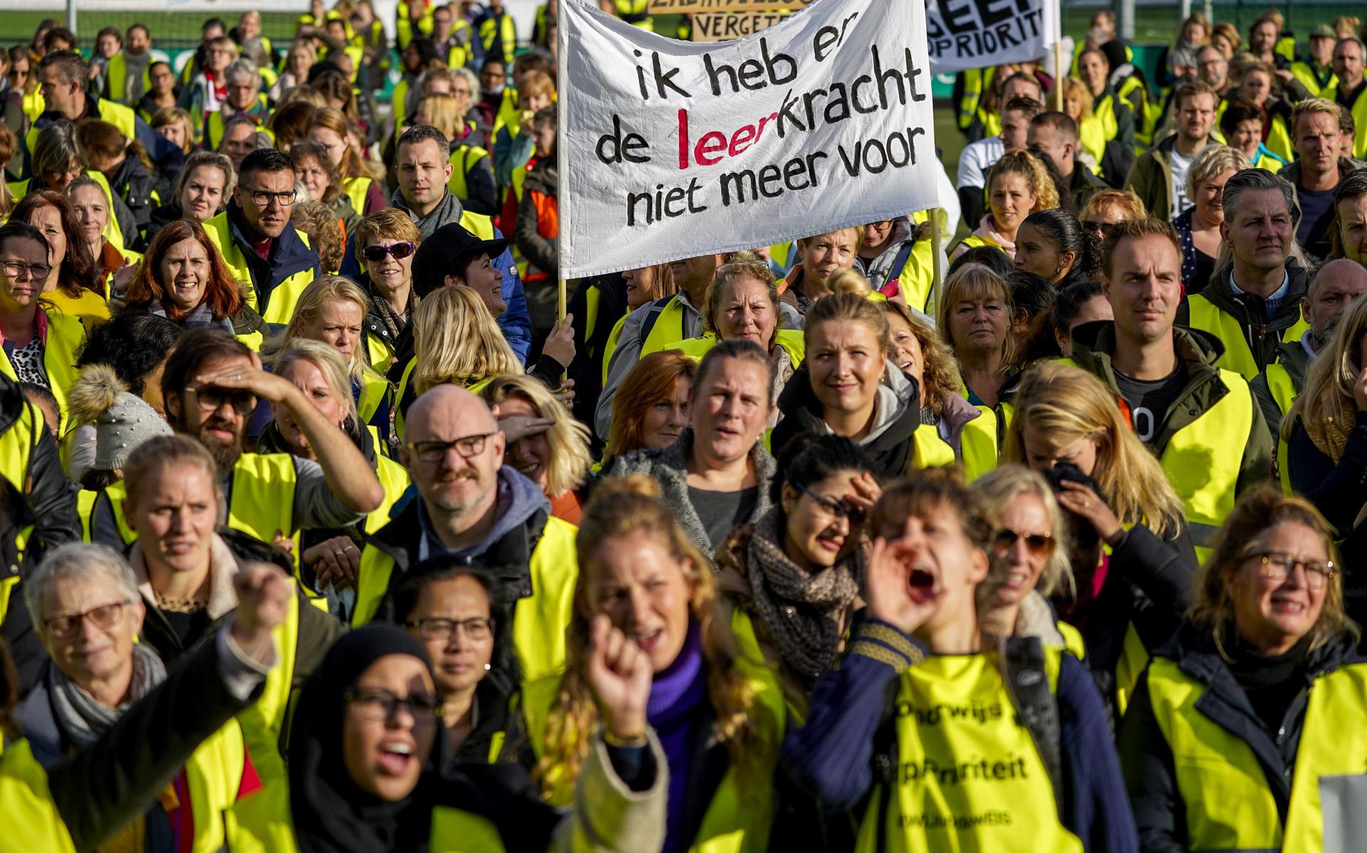 Lerarenprotest in Rotterdam. Er is meer nodig dan meer geld.