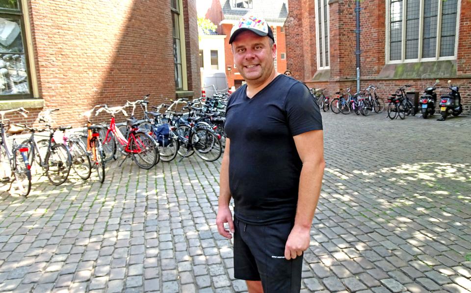 David Kloosterhuis in de Groninger binnenstad.                              