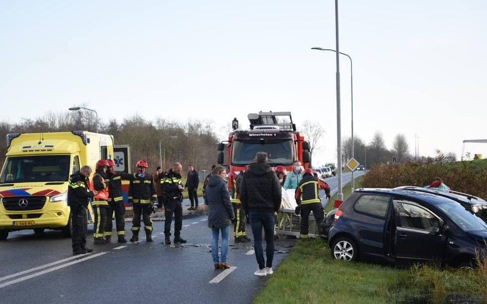 Traumahelikopter naar Winschoten voor auto-ongeluk op kruising Verlengde Kloosterlaan met N964.