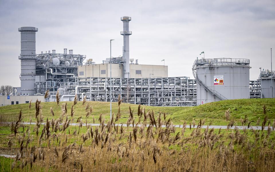 De oliebehandelingsinstallatie van de NAM in Schoonebeek, waar olie van productiewater gescheiden wordt, ligt al twee jaar stil.