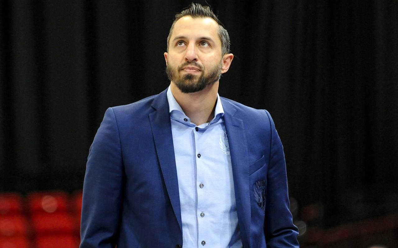 Zorgen voor coach Matthew Otten bij Donar. Zorgen voor coach Matthew Otten bij Donar.