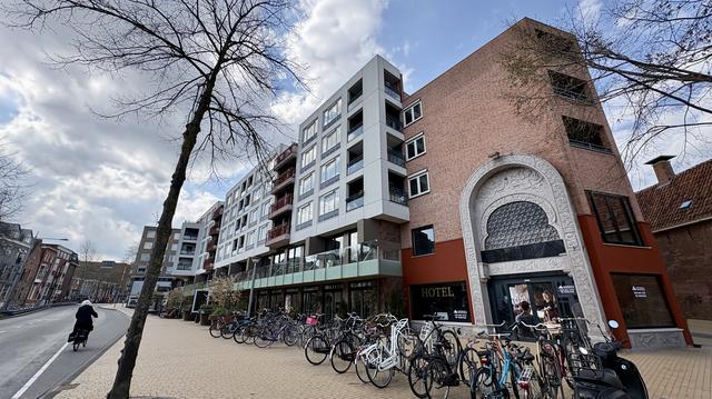 Hotel de Oosterboog in Groningen is opgeleverd, maar er is nog geen hotelier. ‘We mikken op 2027’