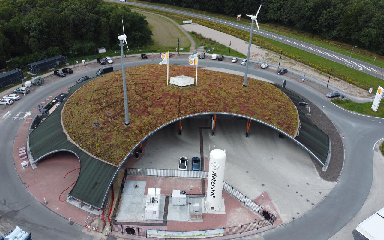 Luchtfoto van het huidige tankstation van Green Planet langs de A28 bij Pesse.
