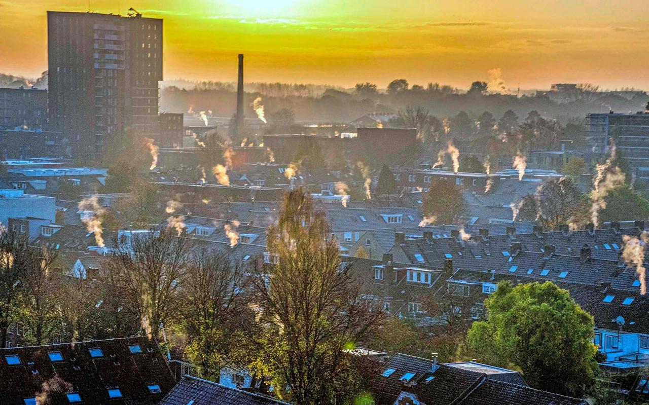 De Nederlandse gasvoorraden zouden voor driekwart gevuld zijn. De Nederlandse gasvoorraden zouden voor driekwart gevuld zijn.