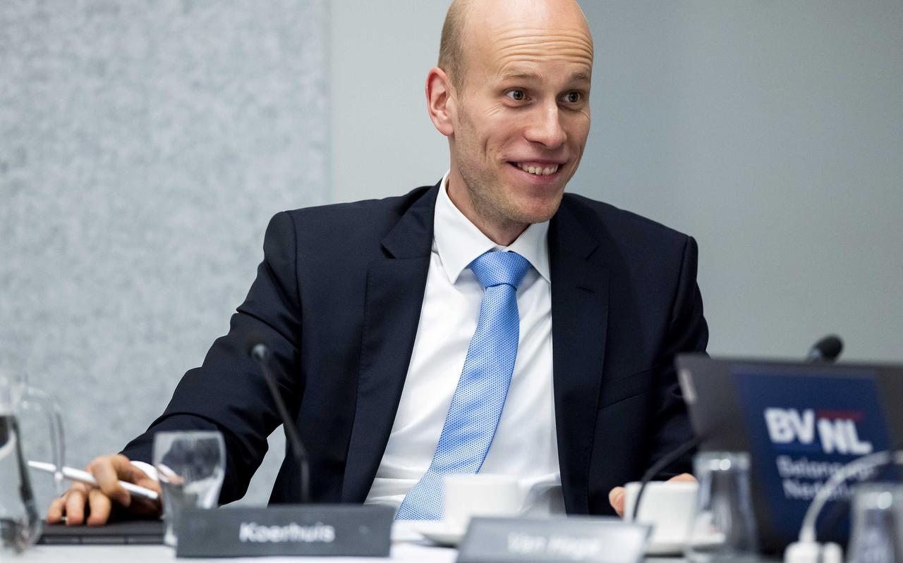 Kamerlid Daniel Koerhuis (VVD) tijdens het debat in de Tweede Kamer over regionale luchthavens. Kamerlid Daniel Koerhuis (VVD) tijdens het debat in de Tweede Kamer over regionale luchthavens.