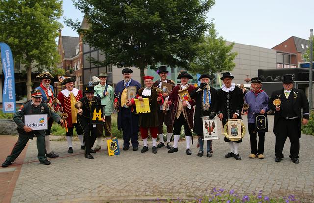 Hoort, hoort, zegt het voort. Stadsomroepersconcours en oude ambachten in hartje Winschoten