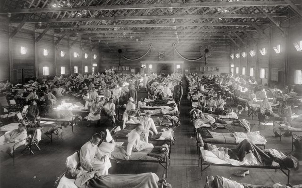 Spaanse Griep, militair hospitaal in Kansas. Spaanse Griep, militair hospitaal in Kansas.