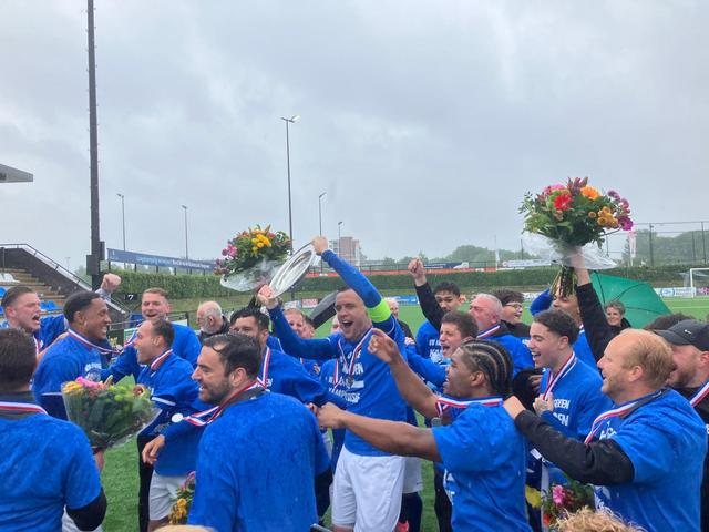 Hoogeveen viert feest, Staphorst baalt. ‘In de laatste minuut die tegengoal: beter kon eigenlijk nie