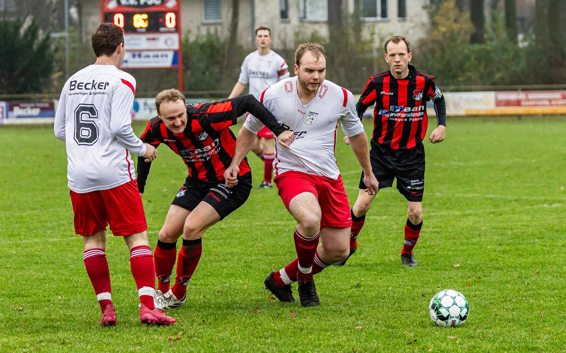 ‘Kruimeltje’ scoort voor Grijpskerk, Corrie Klok 70 jaar lid van PJC en de topscorer van Nederland s