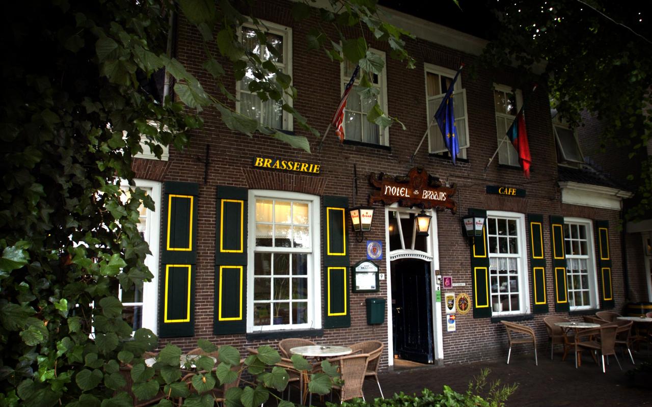 Voormalig hotel Braams zou een prachtige plek zijn voor een cultureel centrum in Gieten, maar dat is volgens een projectgroep niet haalbaar. Voormalig hotel Braams zou een prachtige plek zijn voor een cultureel centrum in Gieten, maar dat is volgens een projectgroep niet haalbaar.