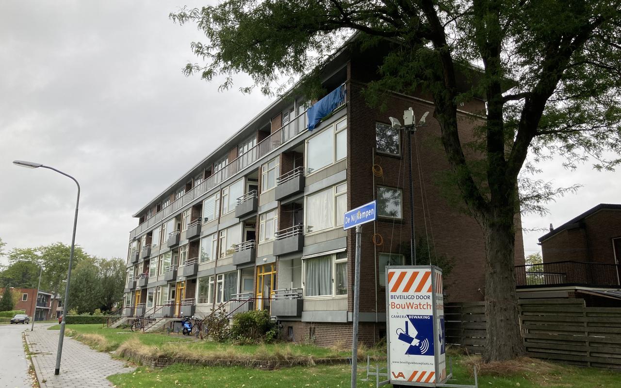 De Lefier-flat aan de Nijkampen. Een van de twee flats in de wijk Emmermeer die binnen afzienbare tijd tegen de vlakte gaan.
