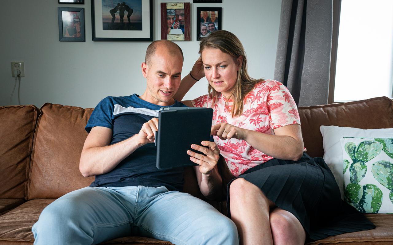 Arjan Tuntelder en Doris Kerkhoff zoeken een koopwoning. Ze speuren regelmatig Funda af, maar woningen verkopen razendsnel en zijn peperduur. Arjan Tuntelder en Doris Kerkhoff zoeken een koopwoning. Ze speuren regelmatig Funda af, maar woningen verkopen razendsnel en zijn peperduur.