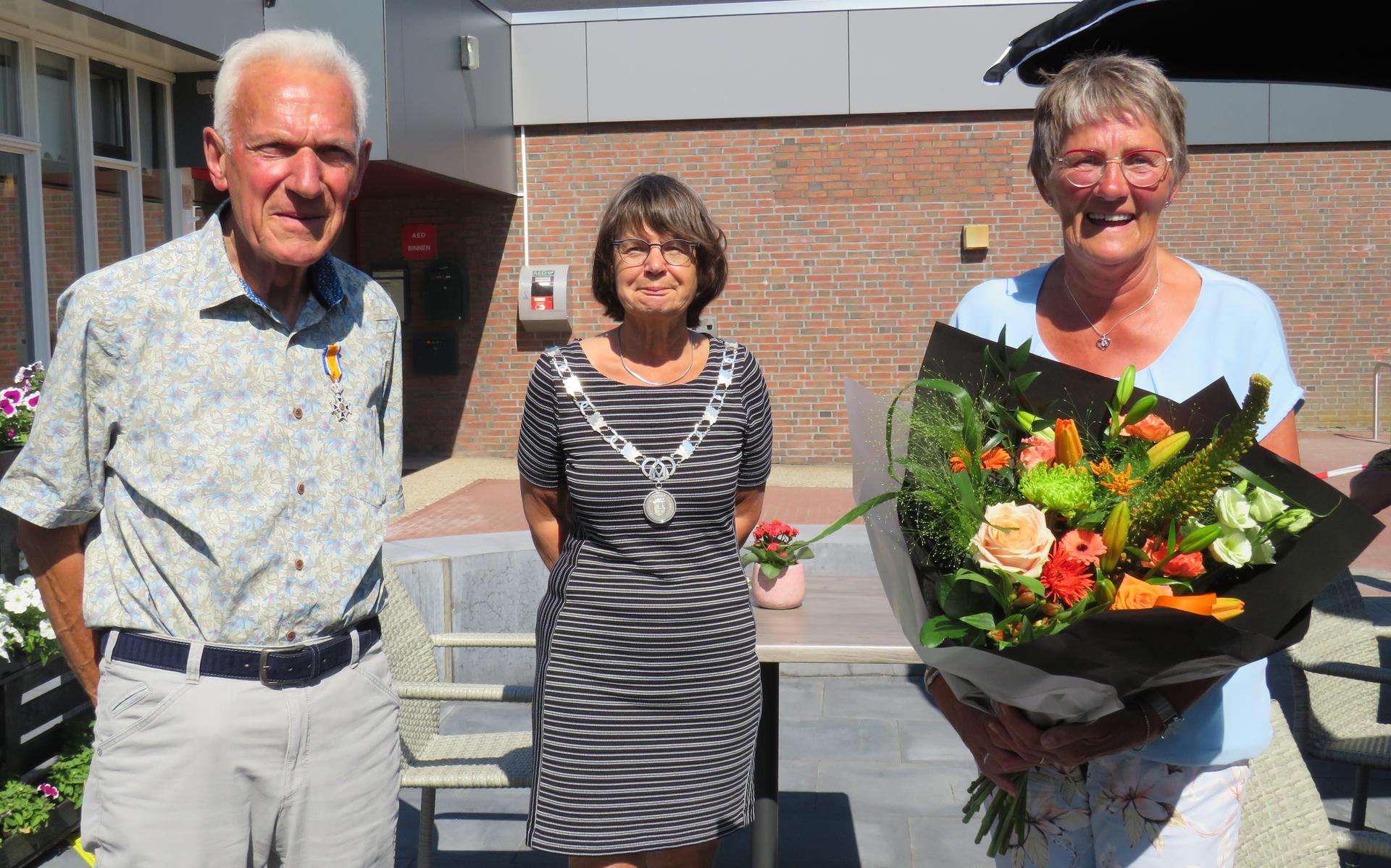 Jan Spa uit Zuidbroek krijgt lintje voor decennialange inzet voor Stichting Avondzon - Dagblad van h