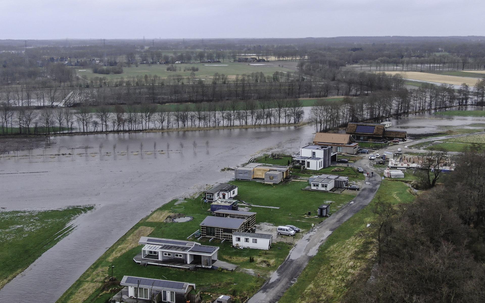 Beilerstroom treedt buiten zijn oevers: Lievingerveld wordt bedreigd door het water - Dagblad van he