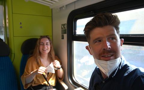 Colin en Carleen op avontuur met de trein in Duitsland.