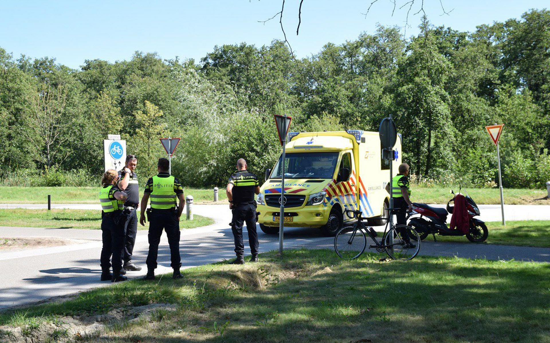 Botsing tussen wielrenner en scooterrijder bij Paterswolde - Dagblad van het Noorden