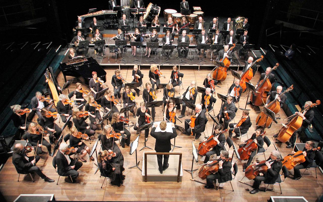 Het Veenkoloniaal Symfonie Orkest.
