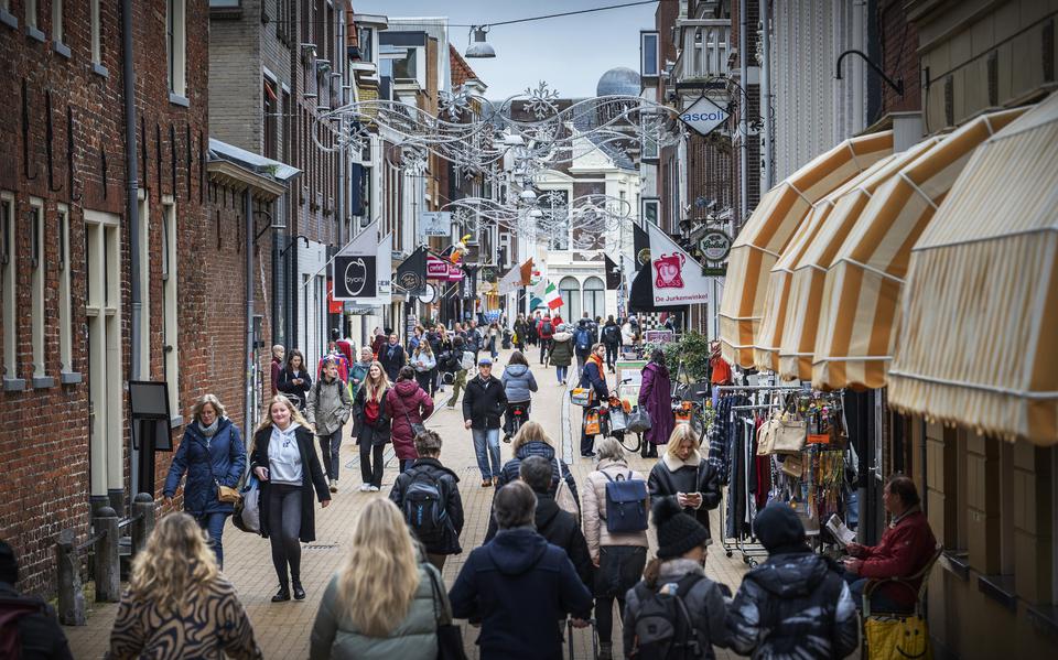 De Folkingestraat in Groningen, geroemd om het grote aantal zelfstandige ondernemers van divers pluimage.